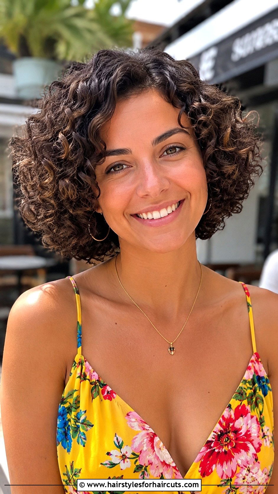 Curly Bob - 25 boat hairstyles for short hair - 25 boat hairstyles for short hair