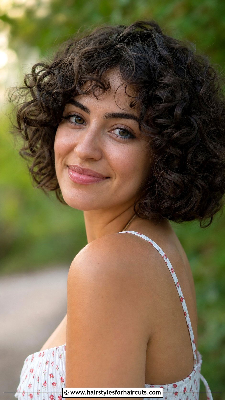 Curly Bob Haircut - 25 haircuts for textured hair - 25 haircuts for textured hair