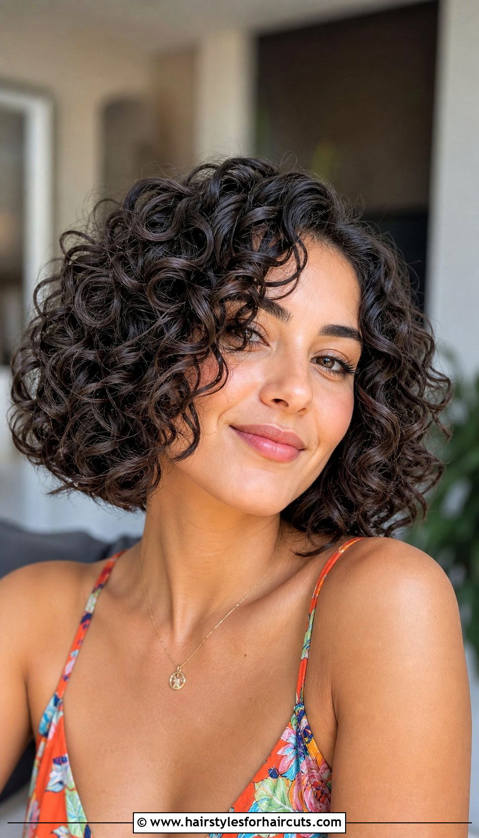 Curly Bob Haircut - 25 hairstyles for hair loss women - 25 hairstyles for hair loss women