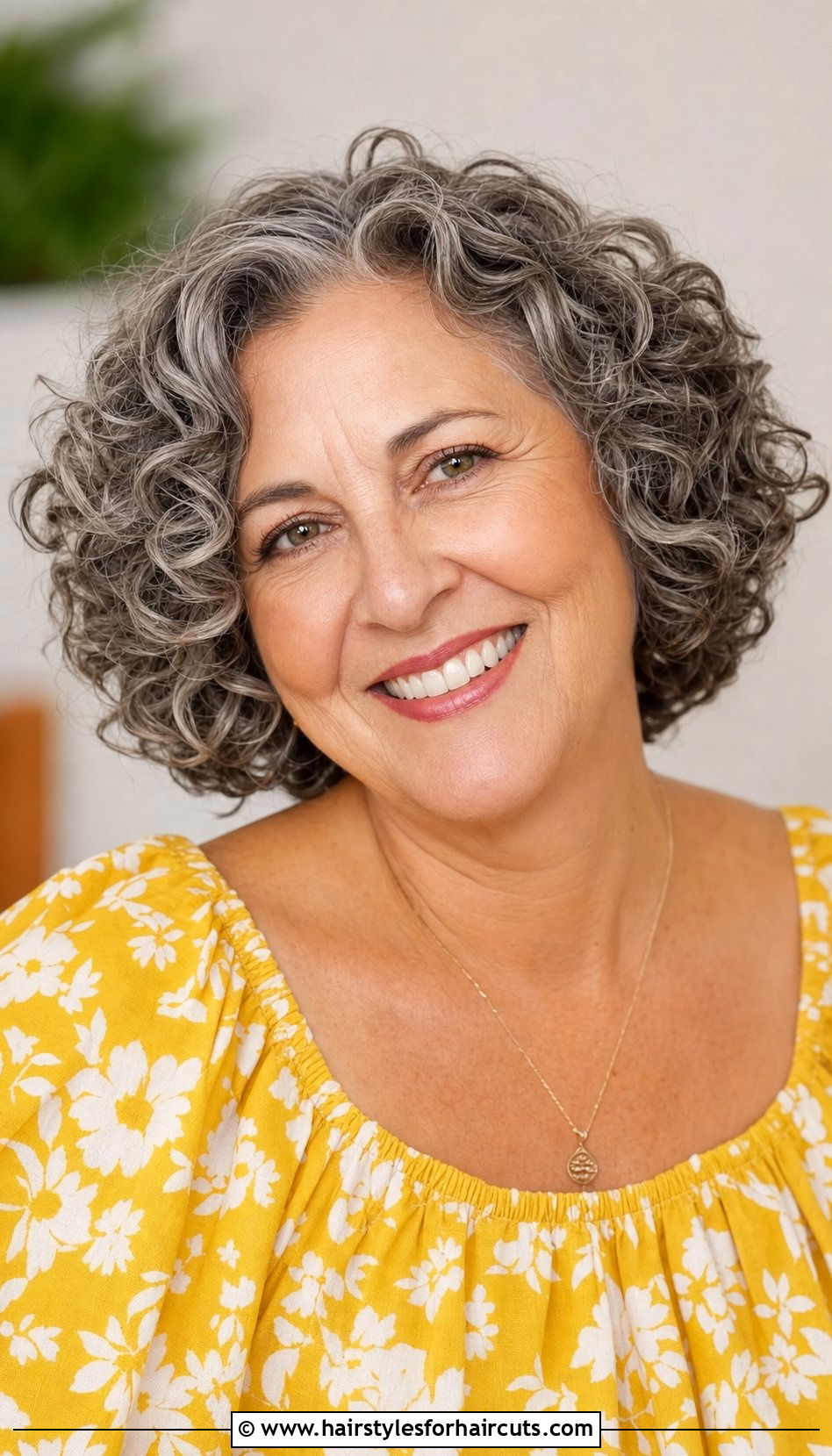 Curly Bob Haircut - 25 cute short haircuts for older women - 25 cute short haircuts for older women