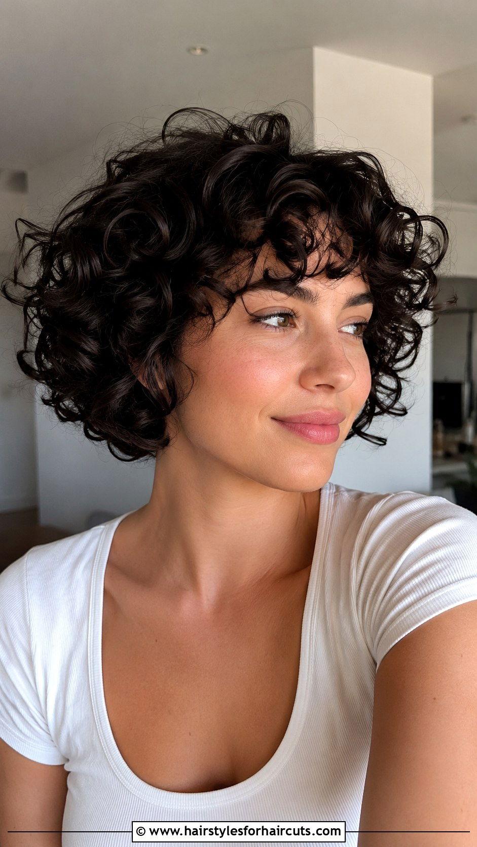 Curly Bob Haircut - 25 haircuts academy - 25 haircuts academy