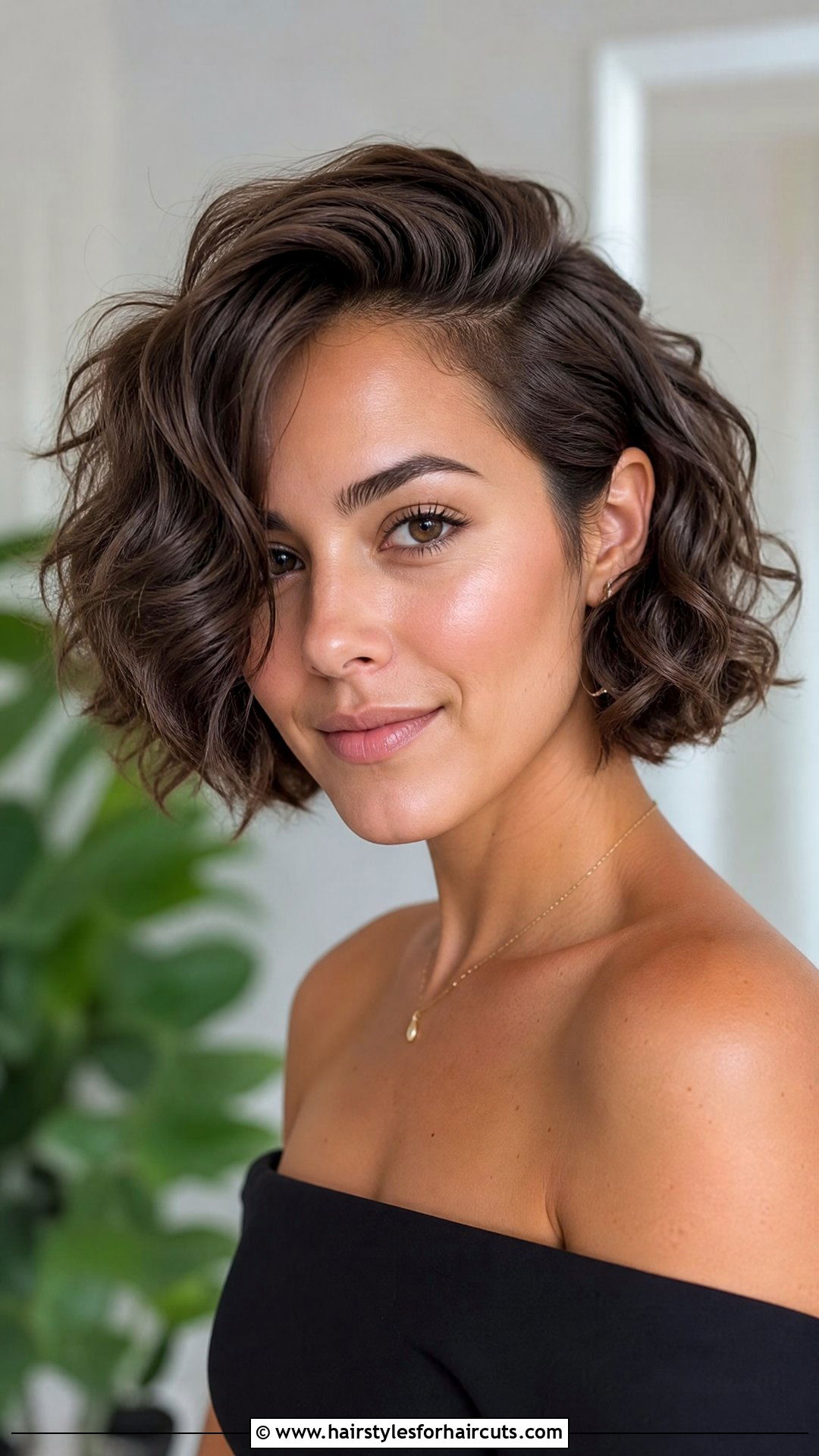 Curly Bob With Side Part - 25 bob haircuts for curly hair - 25 bob haircuts for curly hair