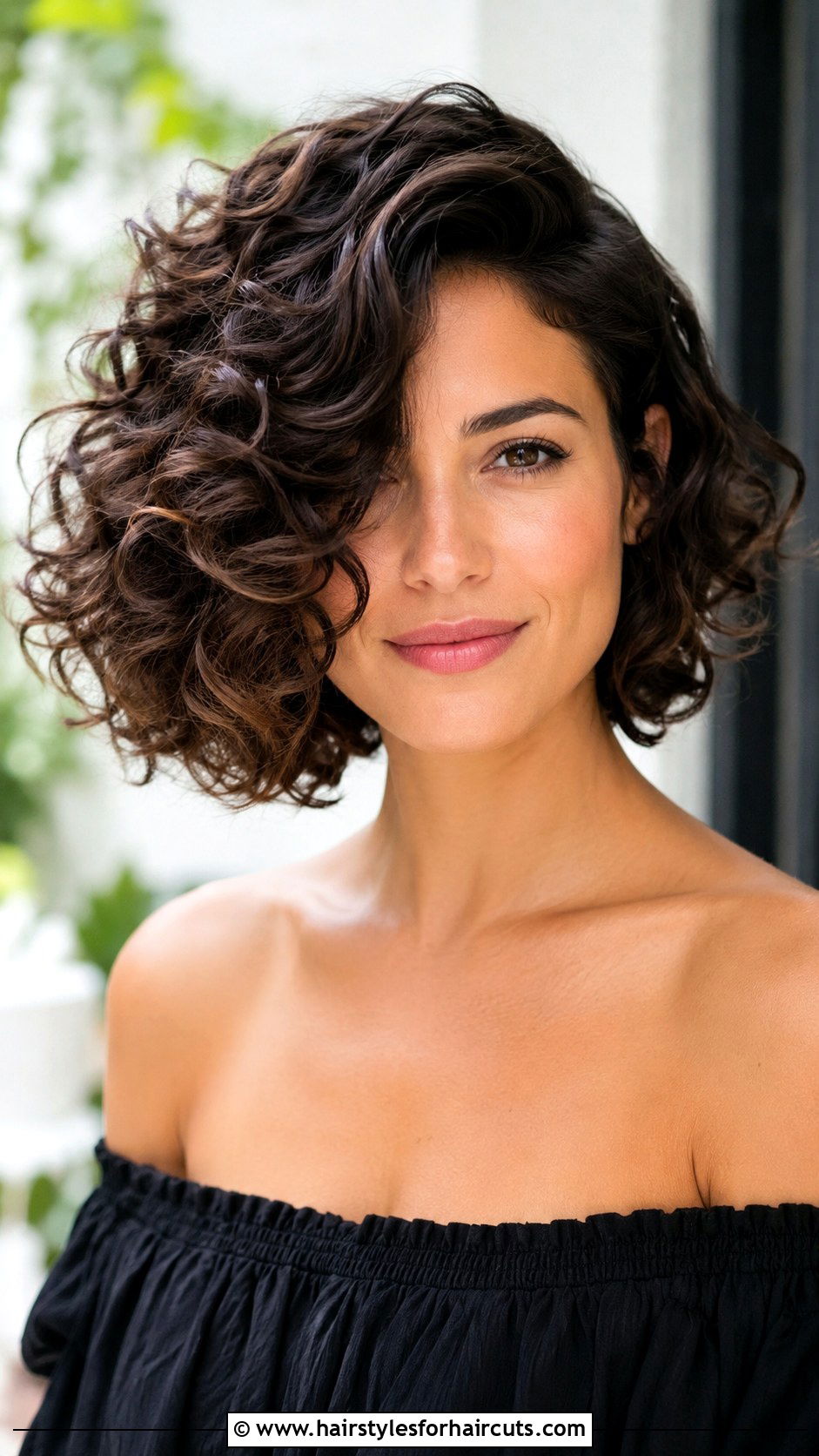 Curly Bob With Side Part - 25 bob hairstyles curly hair - 25 bob hairstyles curly hair