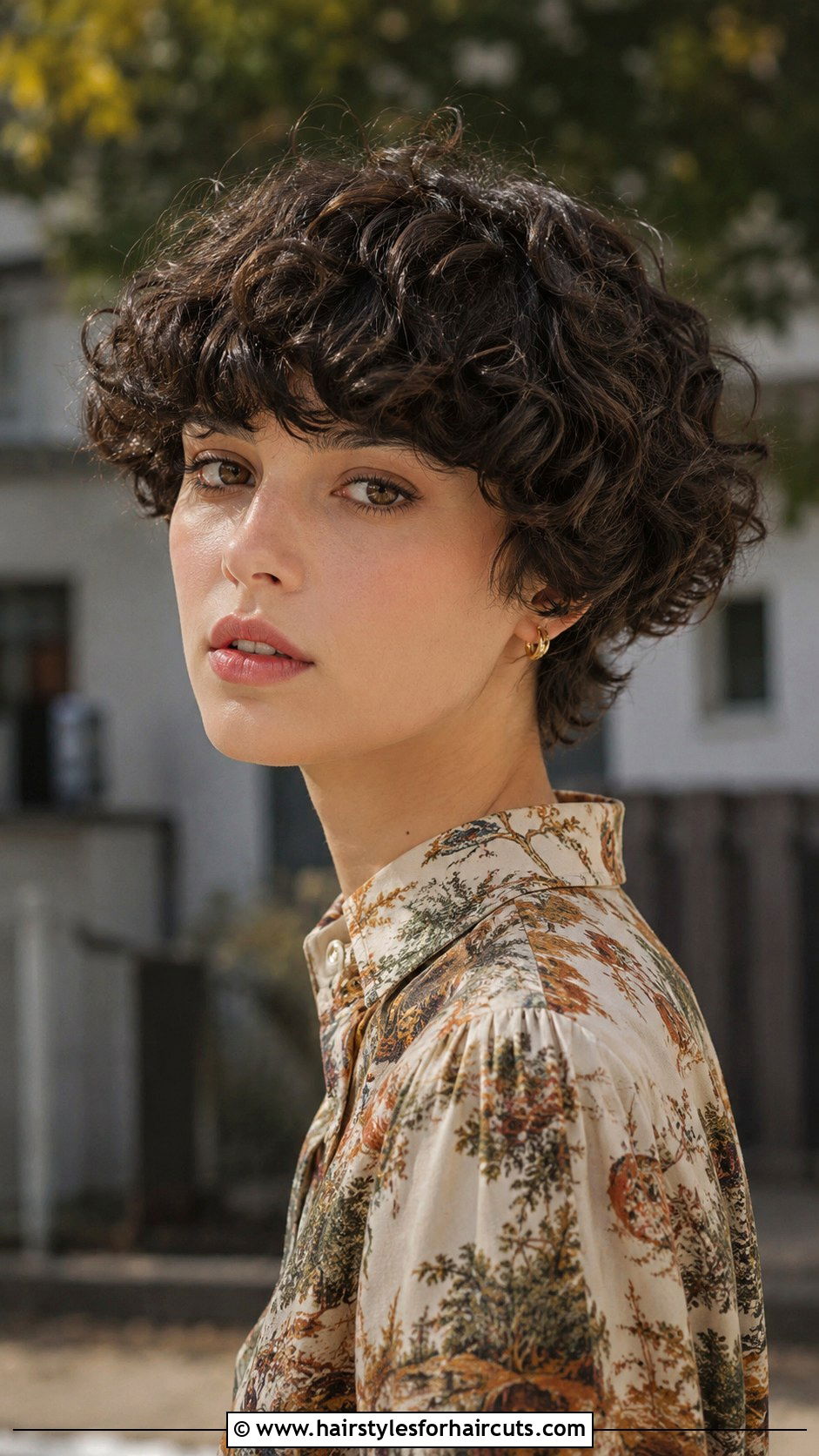 Curly Bowl Cut - 25 curls haircuts - 25 curls haircuts