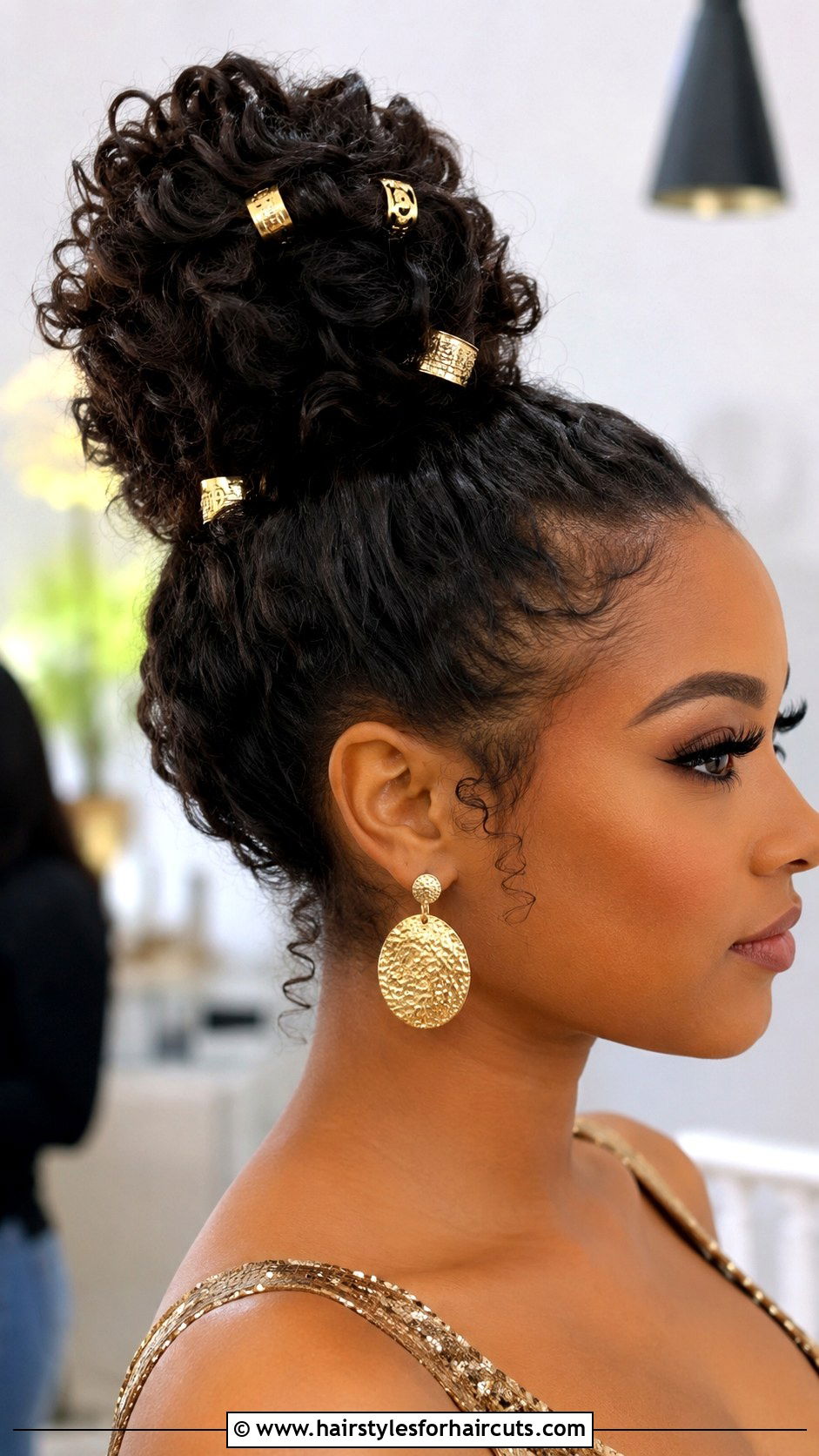 Curly Bun With Hair Cuff Accessories - 25 curly bun hairstyles for black hair - 25 curly bun hairstyles for black hair