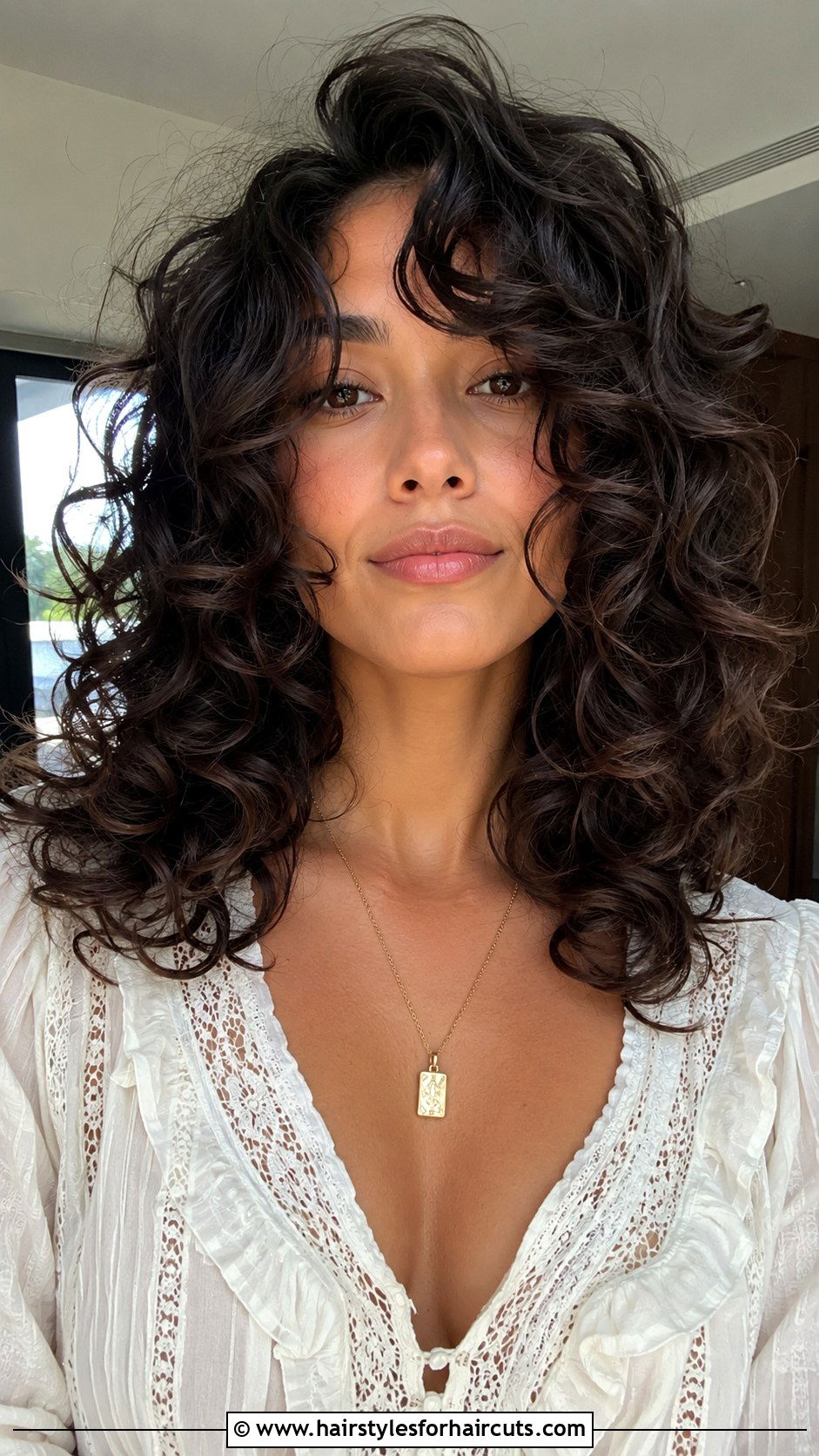 Curly Butterfly Cut - 25 curly haircuts inspo - 25 curly haircuts inspo