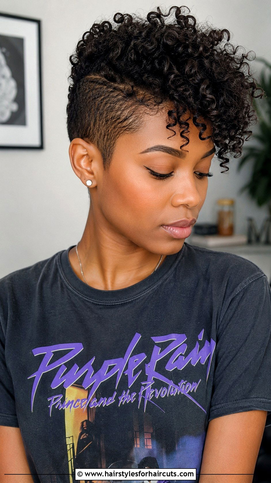 Curly Faux Hawk - 25 easy hairstyles for curly hair - 25 easy hairstyles for curly hair