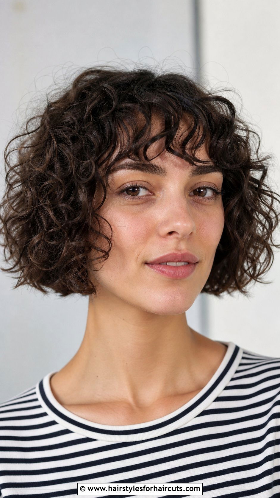 Curly French Bob - 25 haircuts for thinning curly hair - 25 haircuts for thinning curly hair