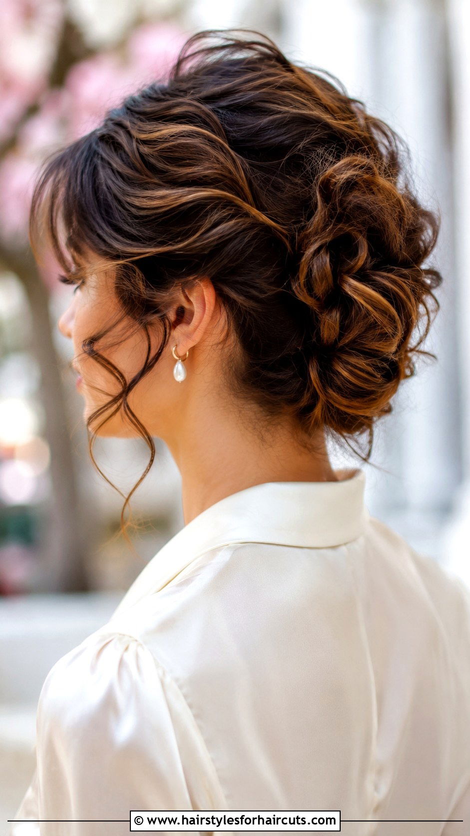 Curly French Twist - 25 curly hairstyles tutorial - 25 curly hairstyles tutorial
