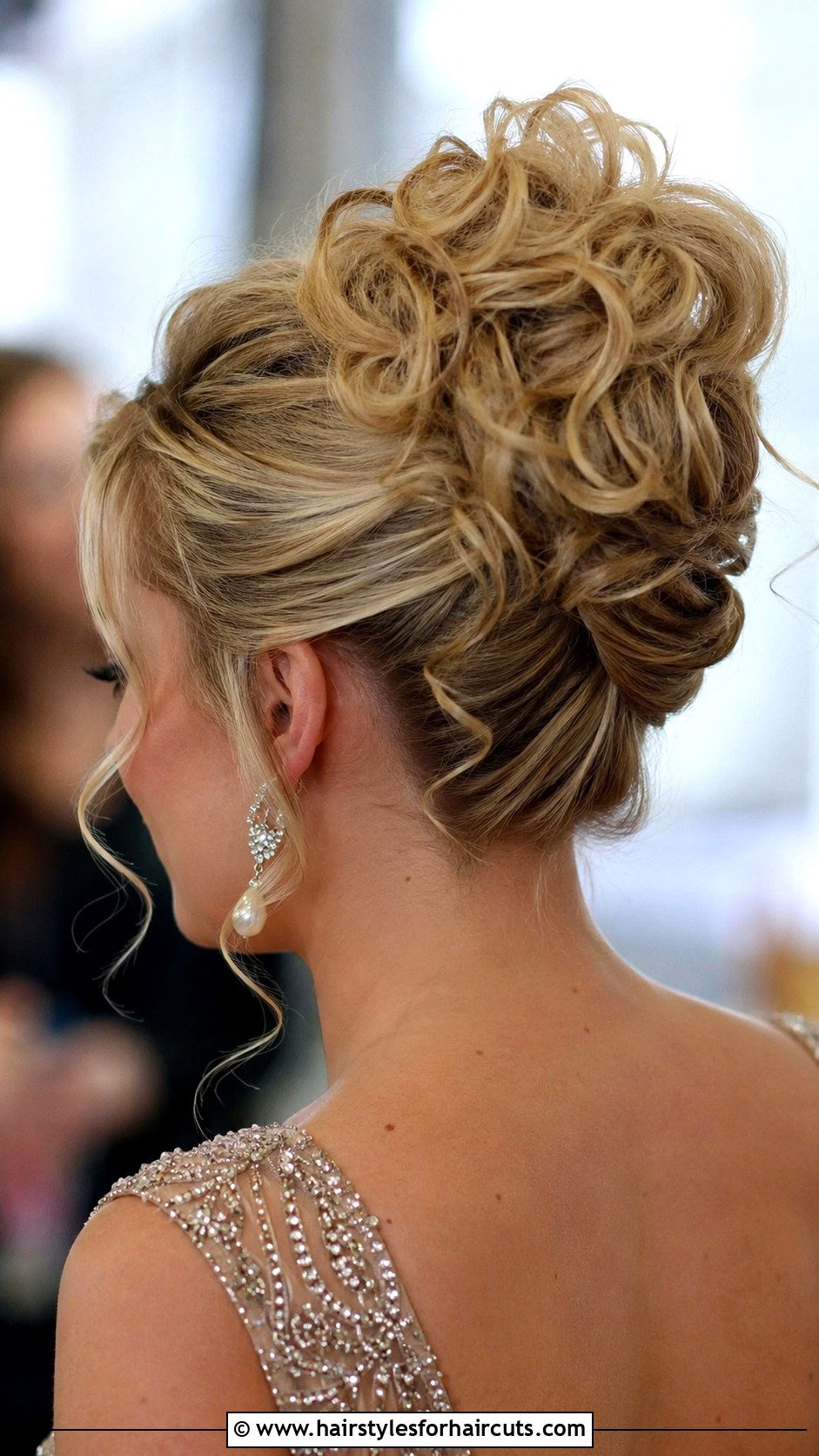 Curly French Twist Updo - 25 curly hairstyles - 25 curly hairstyles
