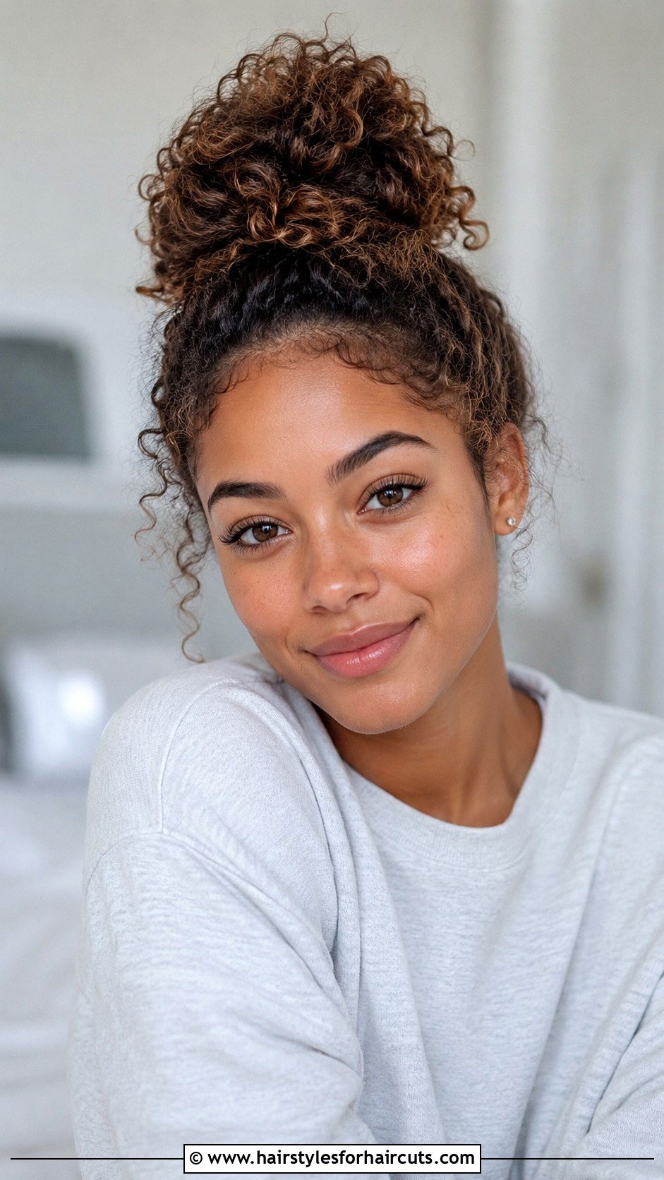 Curly Hair Top Knot - 25 simple hairstyles for girls with curly hair - 25 simple hairstyles for girls with curly hair