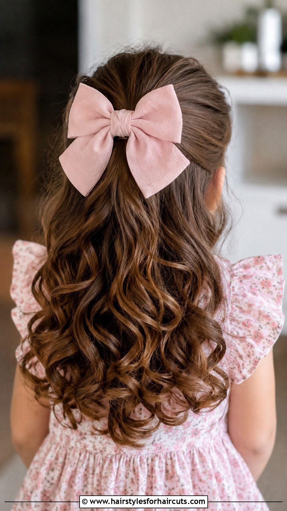 Curly Hair With Bow - 25 girls hairstyles for curly hair - 25 girls hairstyles for curly hair