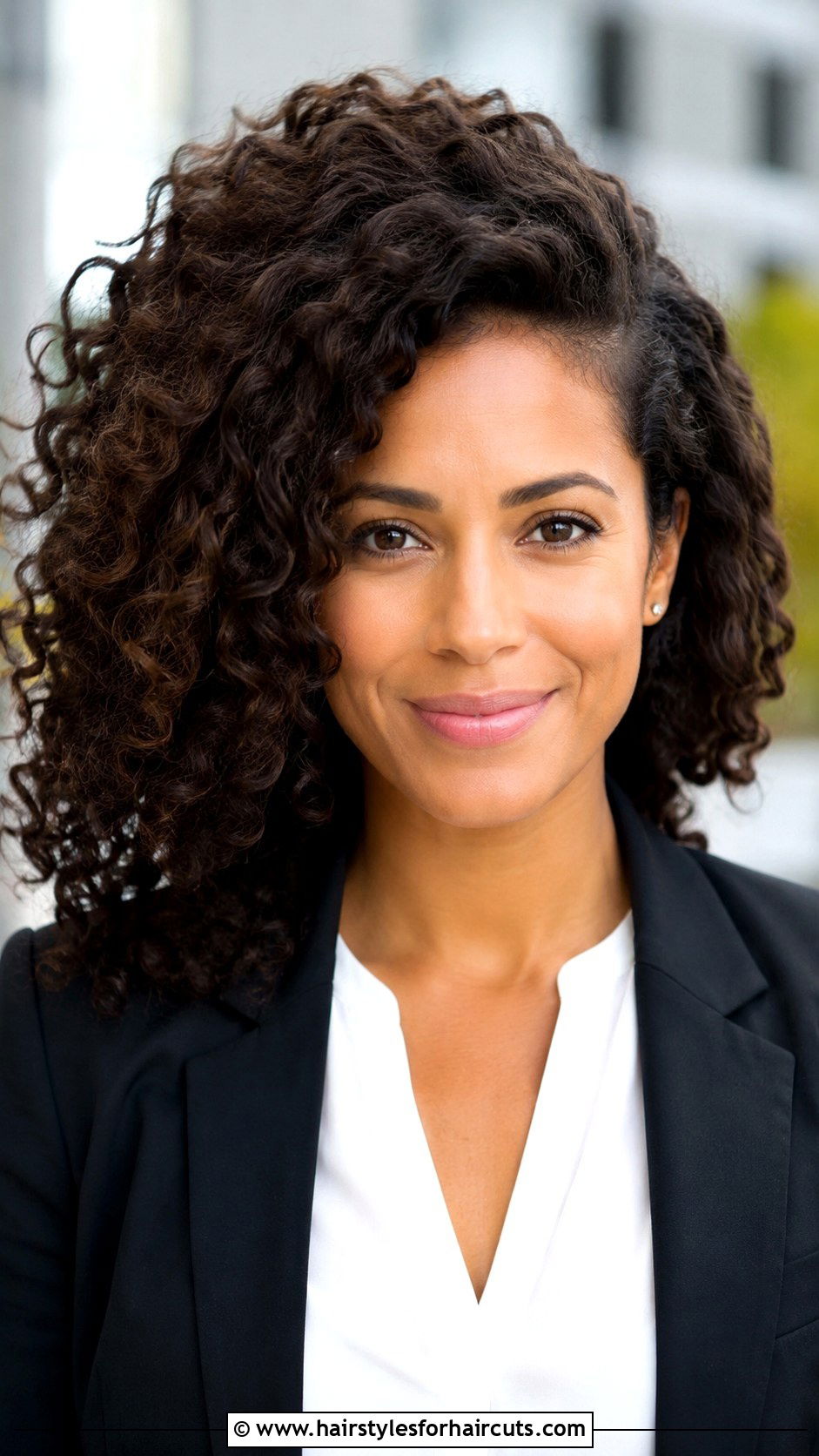 Curly Hair With Deep Side Part - 25 curly hairstyles for square face - 25 curly hairstyles for square face