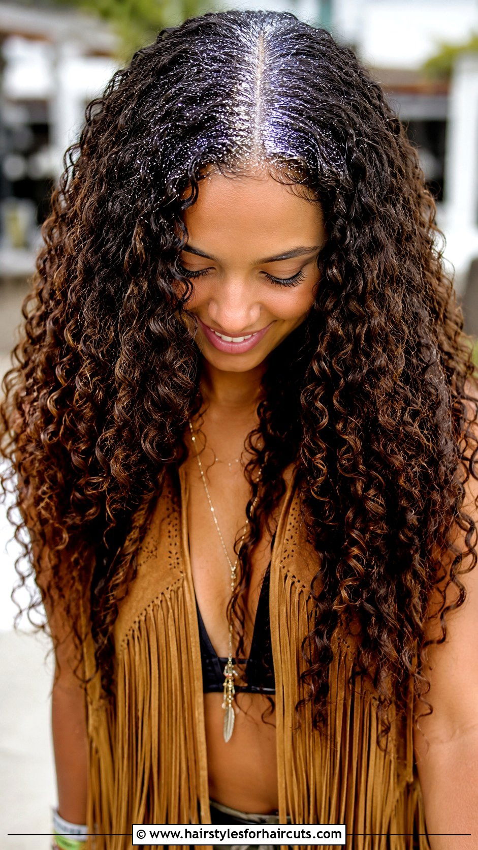 Curly Hair With Glitter Roots - 25 festival hairstyles for curly hair - 25 festival hairstyles for curly hair