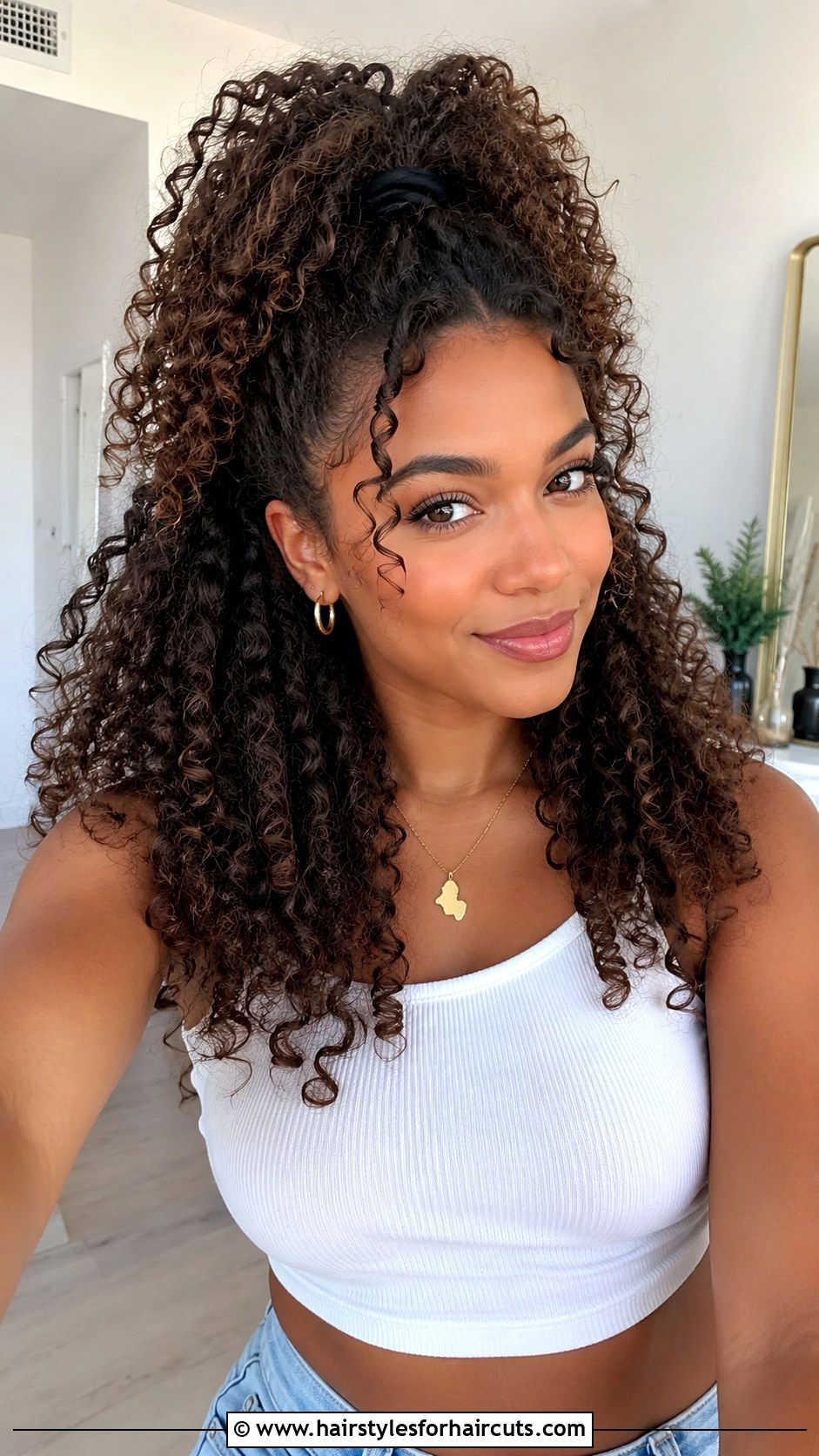 Curly Half Up Half Down - 25 2000s hairstyles curly hair - 25 2000s hairstyles curly hair