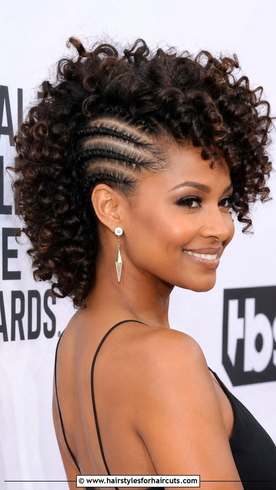 Curly Hawk With Beach Curls - 25 beach curl crochet hairstyles - 25 beach curl crochet hairstyles