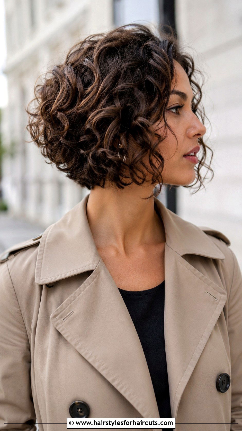 Curly Inverted Bob - 25 curling hairstyles for short hair - 25 curling hairstyles for short hair