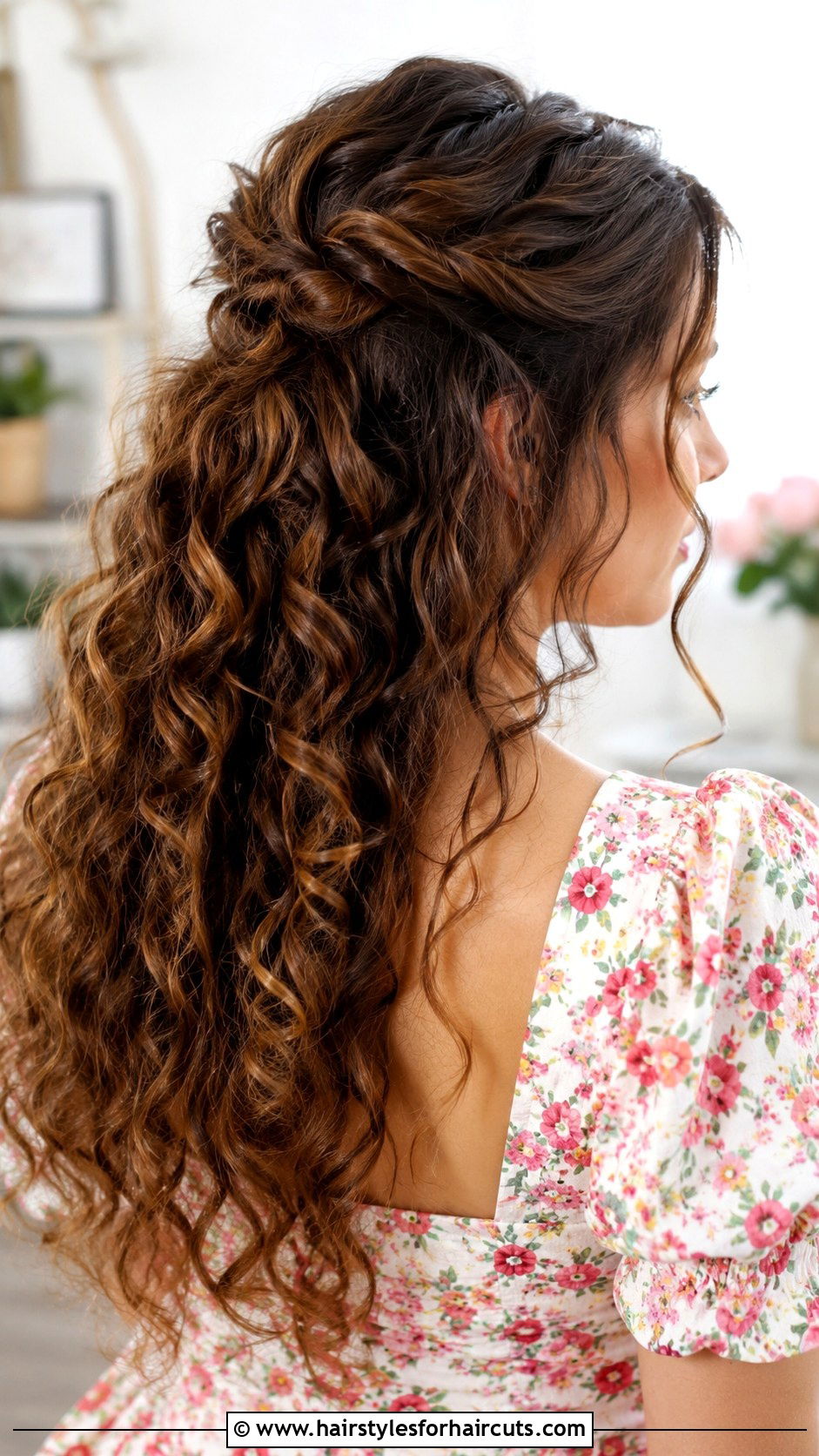 Curly Messy Bun - 25 cute easy hairstyles for long curly hair - 25 cute easy hairstyles for long curly hair