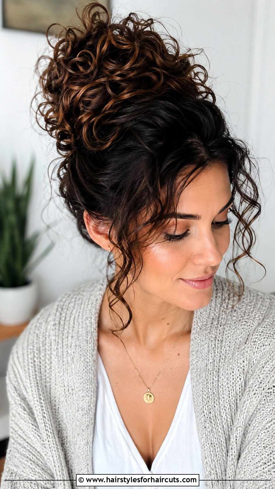 Curly Messy Bun - 25 elegant curly hairstyles - 25 elegant curly hairstyles