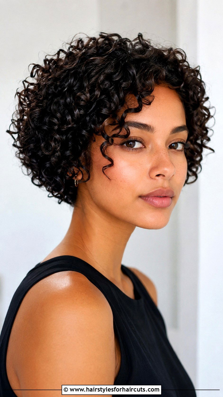 Curly Micro Bob - 25 really thin curly hairstyles - 25 really thin curly hairstyles