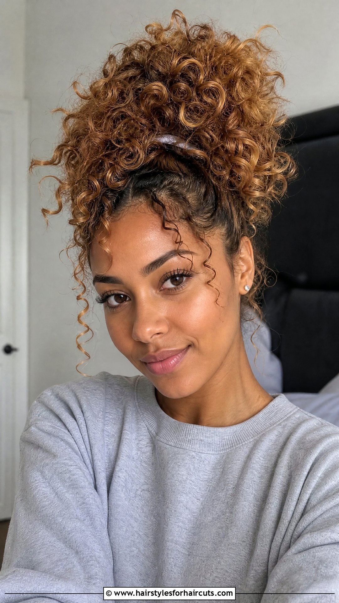 Curly Pineapple Updo - 25 volleyball hairstyles for curly hair - 25 volleyball hairstyles for curly hair