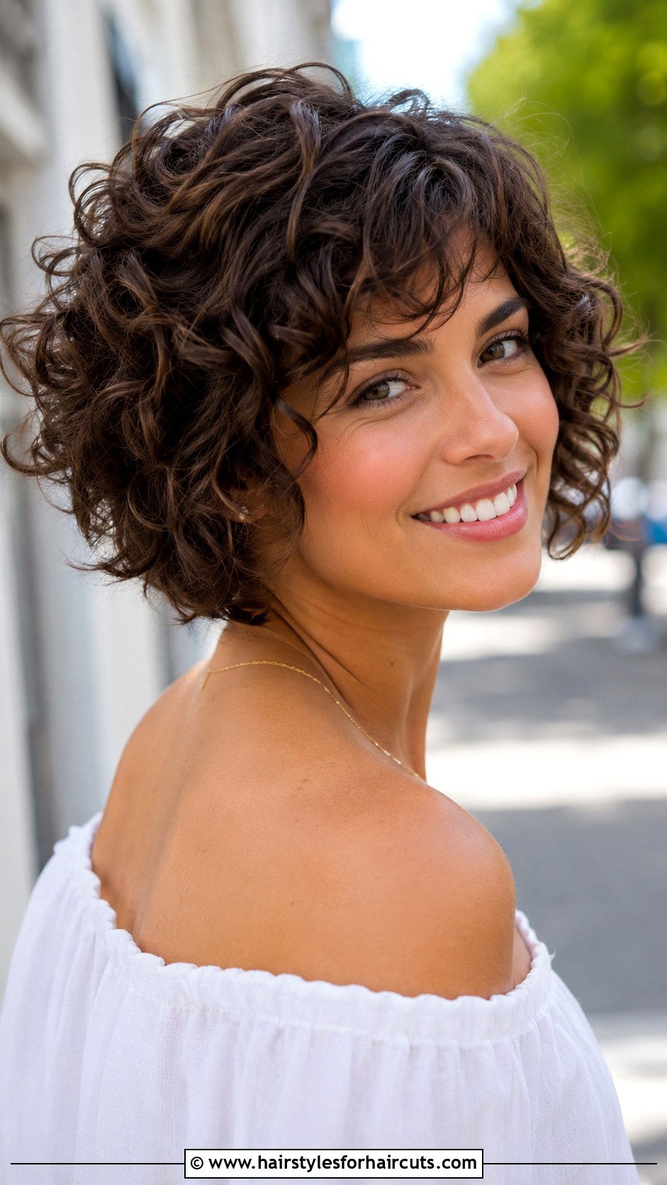 Curly Pixie Bob - 25 best haircuts curly hair - 25 best haircuts curly hair
