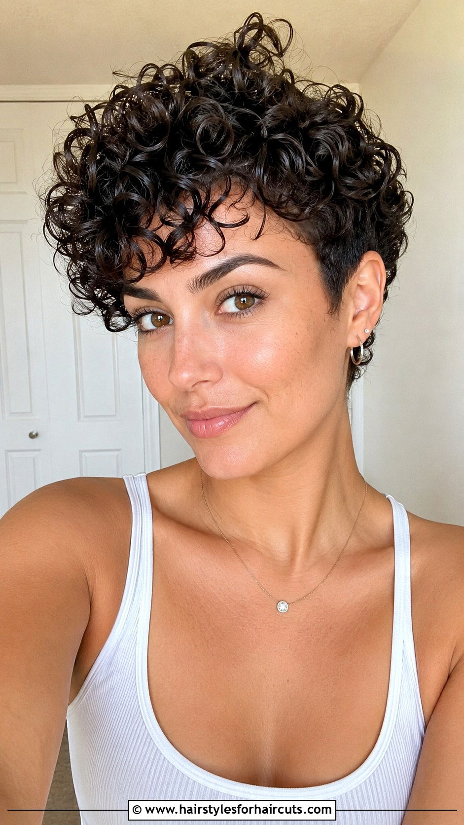 Curly Pixie Cut - 25 80s hairstyles for short hair - 25 80s hairstyles for short hair