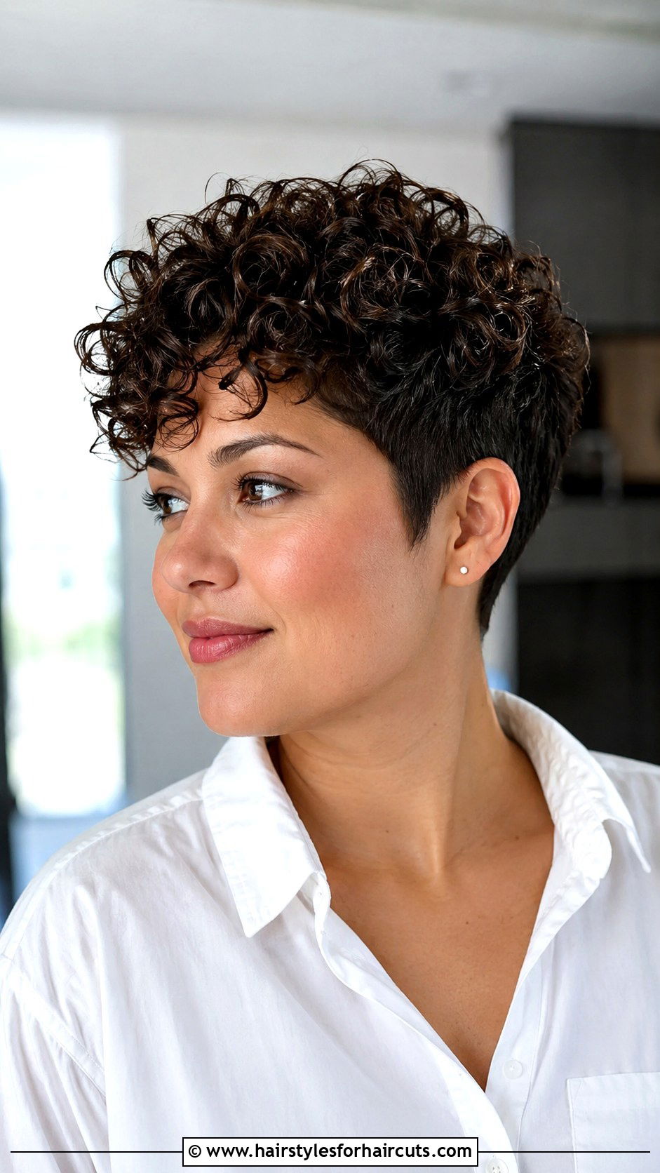 Curly Pixie Cut For Round Face - 25 round curly haircuts - 25 round curly haircuts