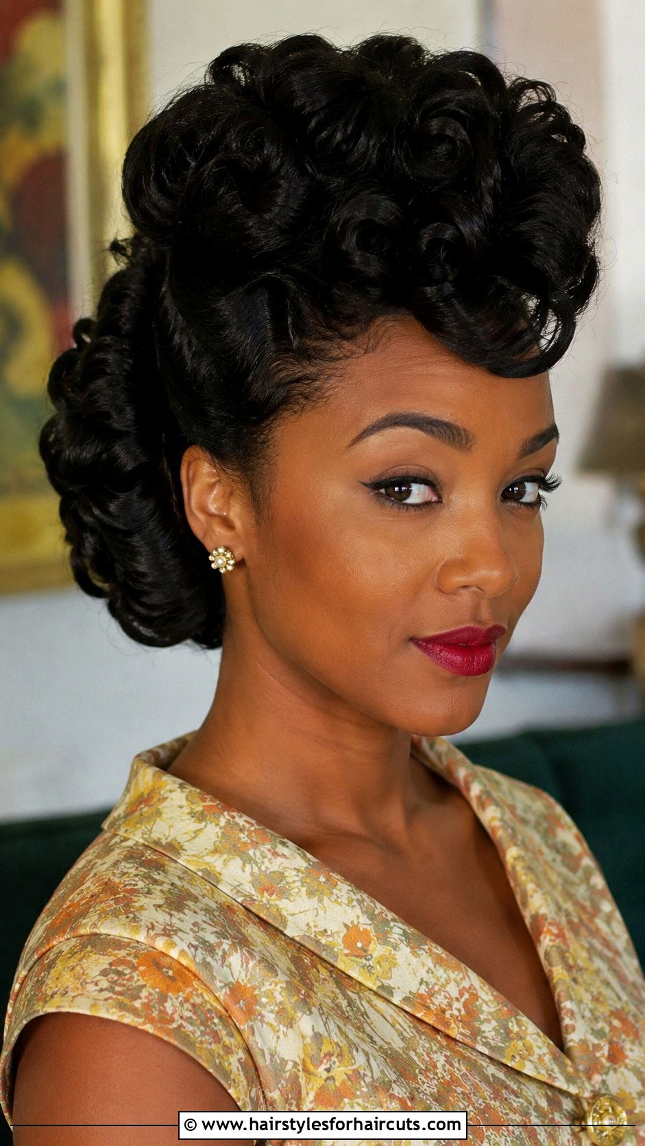 Curly Pompadour With Side Curls - 25 curly pin up hairstyles for black hair - 25 curly pin up hairstyles for black hair