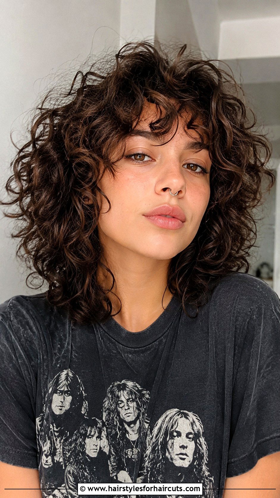 Curly Shag Haircut - 25 80s black hairstyles - 25 80s black hairstyles