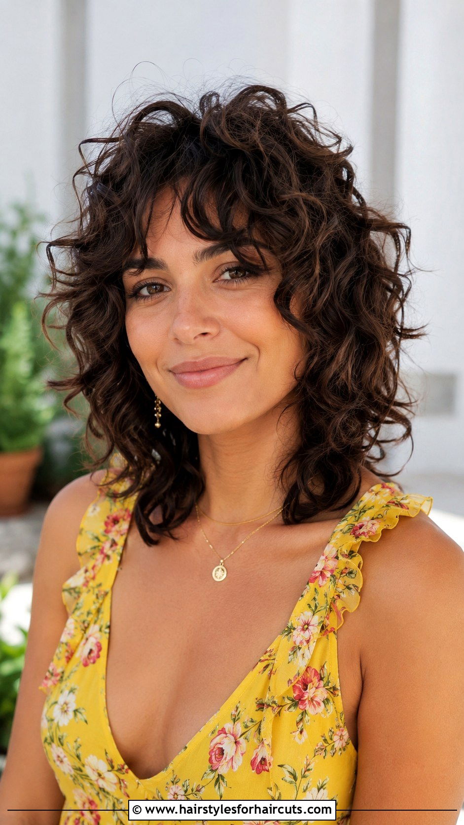 Curly Shag Haircut For Medium Hair - 25 fun haircuts for medium hair - 25 fun haircuts for medium hair