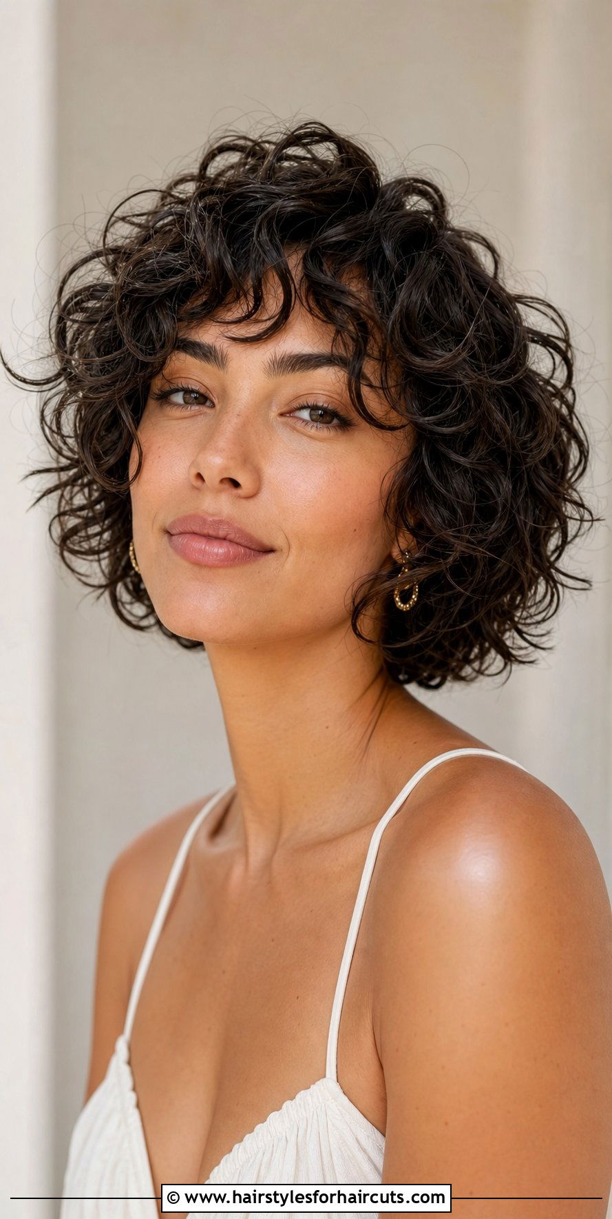 Curly Shingle Cut - 25 hairstyles for black women with curly hair - 25 hairstyles for black women with curly hair