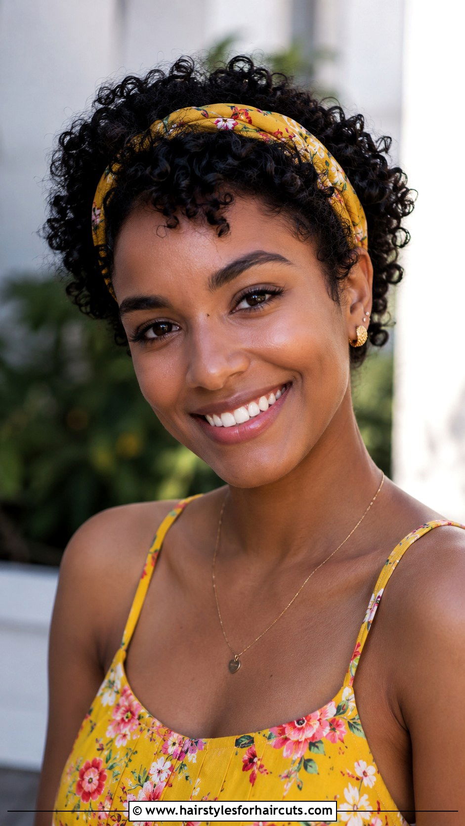 Curly Short Hair With Headband - 25 birthday hairstyles for short hair - 25 birthday hairstyles for short hair