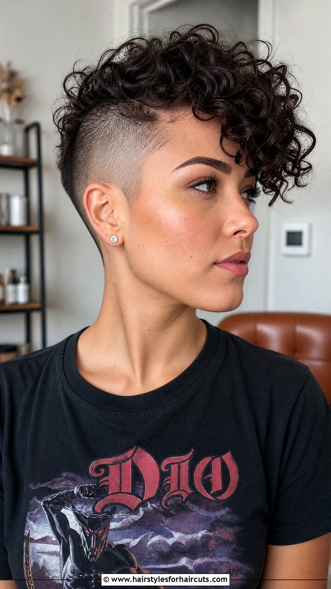 Curly Undercut - 25 womens hairstyles for curly hair - 25 womens hairstyles for curly hair