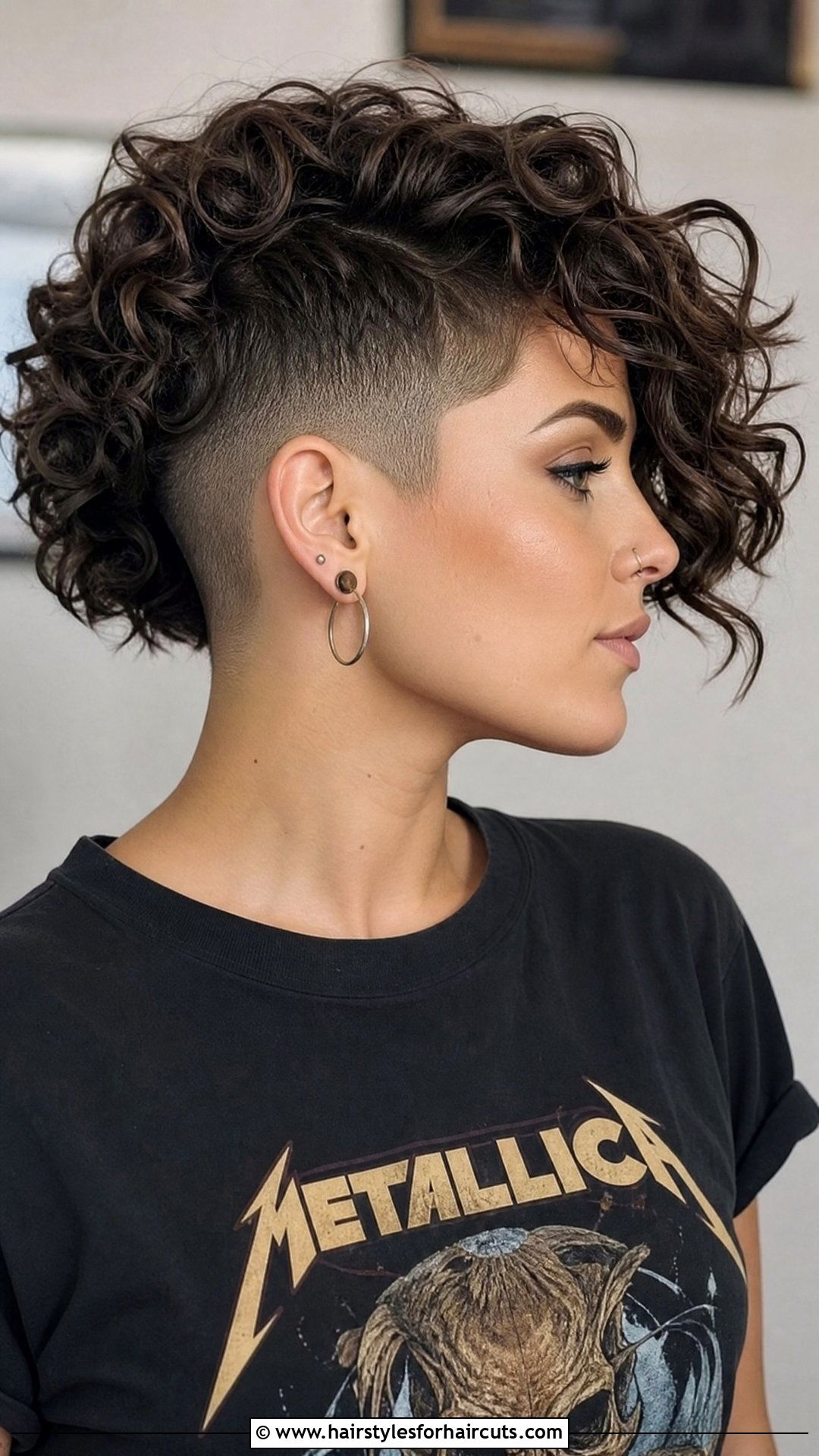 Curly Undercut Bob - 25 bob haircuts for curly hair - 25 bob haircuts for curly hair