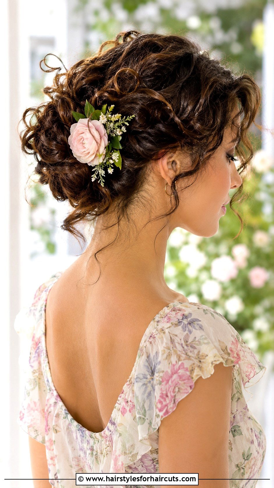 Curly Updo With Flower Accessory - 25 1950s hairstyles for curly hair - 25 1950s hairstyles for curly hair