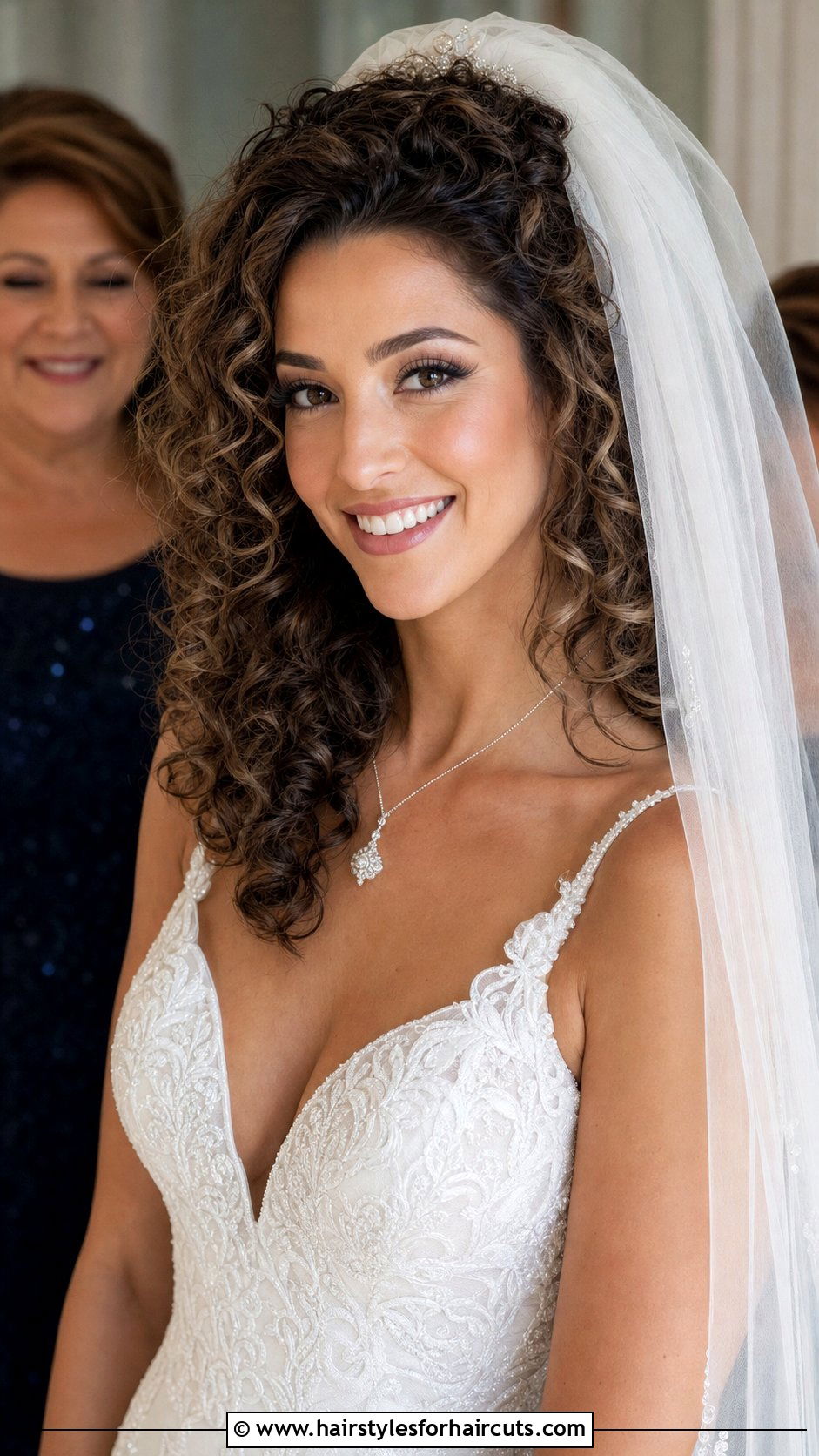 Curly Wedding Hair With Veil - 25 wedding hairstyles curls - 25 wedding hairstyles curls