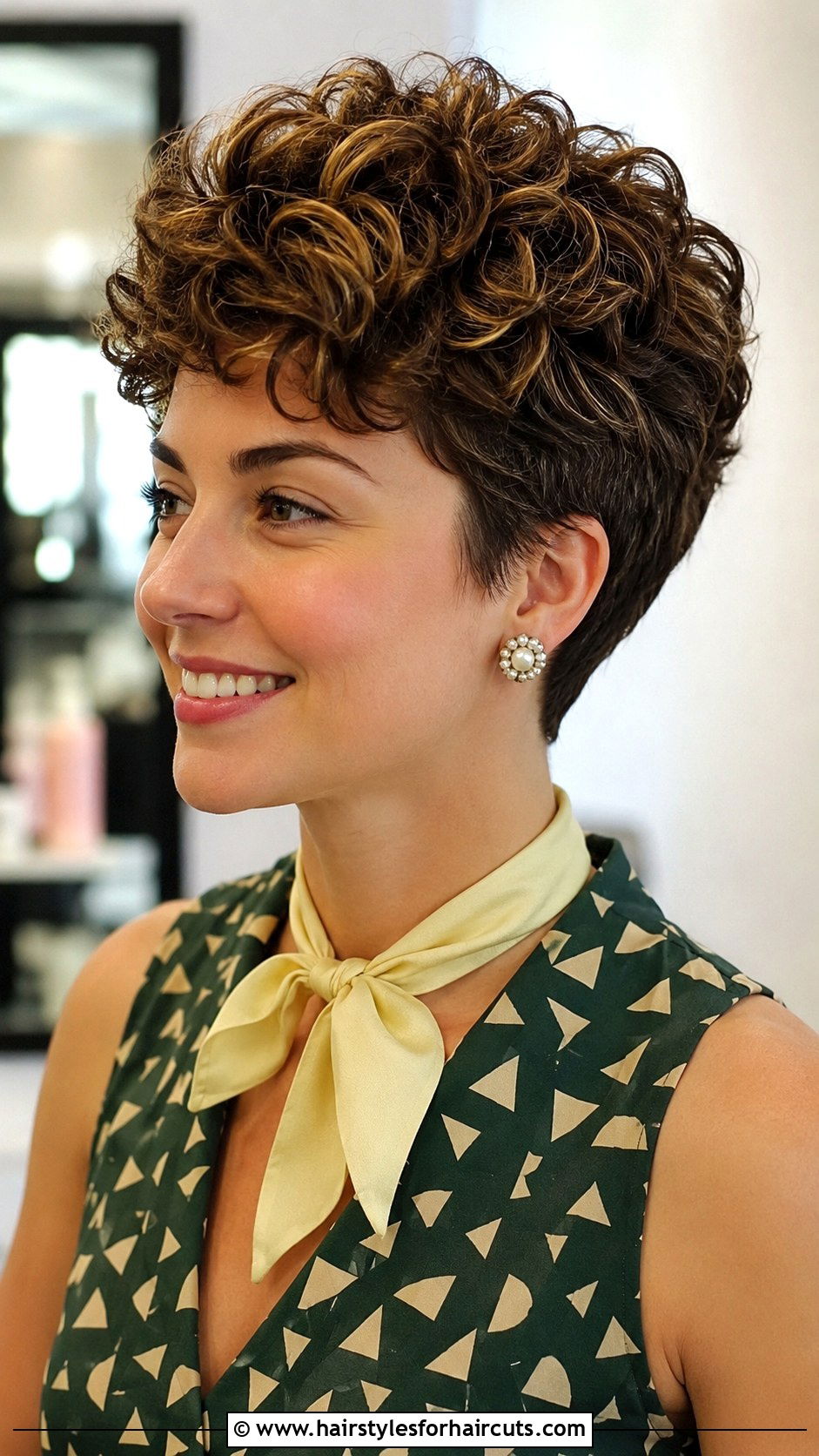Curly Wedge Bob - 25 bob haircuts curly hair - 25 bob haircuts curly hair