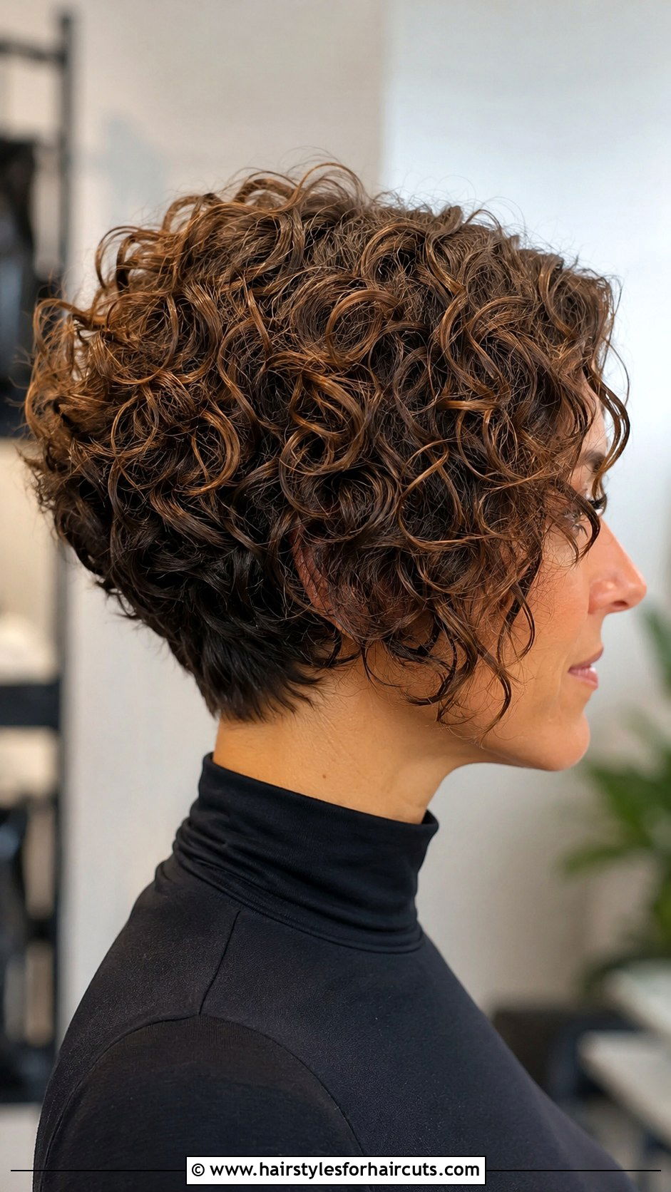Curly Wedge Haircut - 25 curly haircuts chicago - 25 curly haircuts chicago