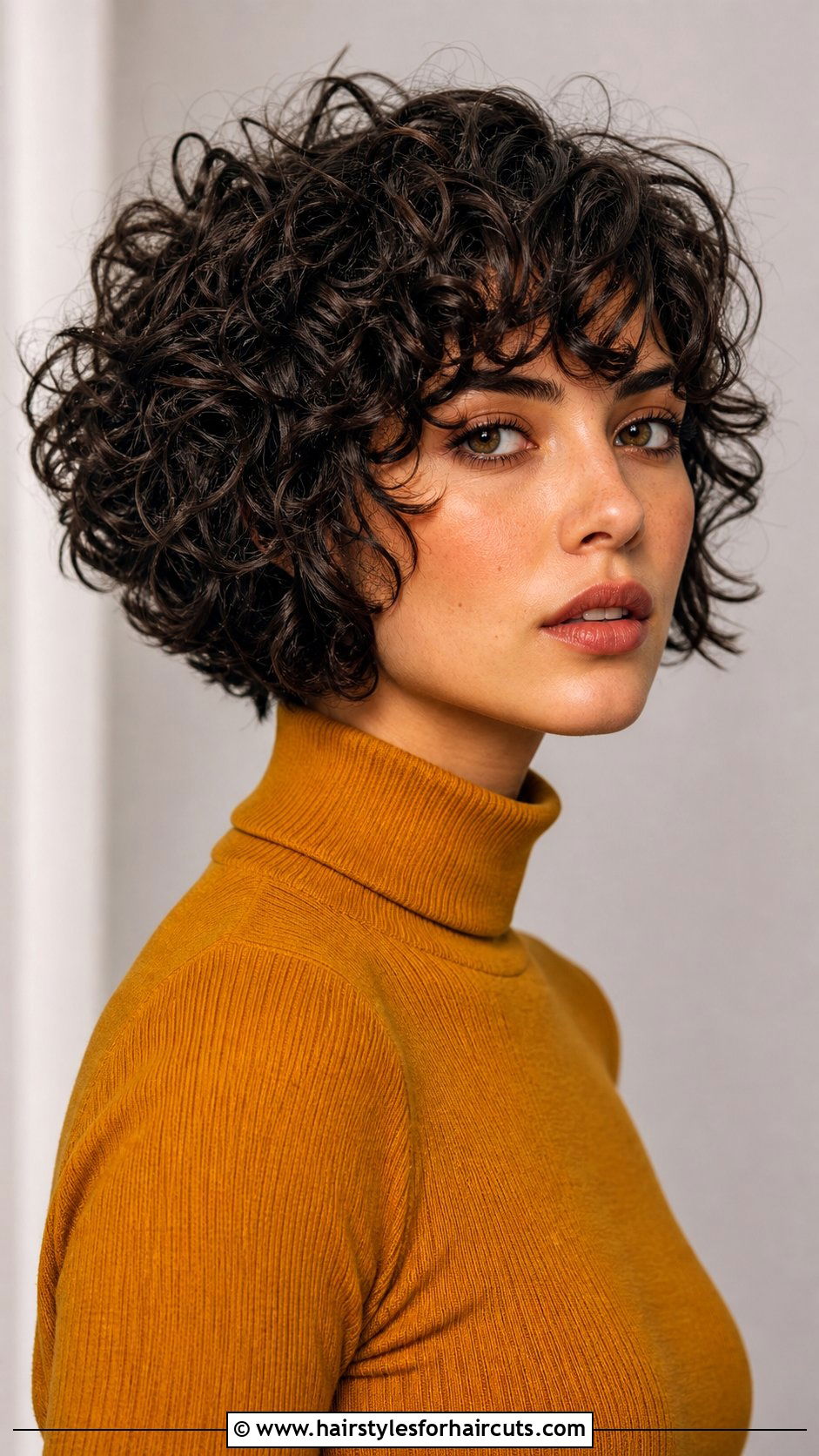 Curly Wedge Haircut - 25 haircuts for textured hair - 25 haircuts for textured hair
