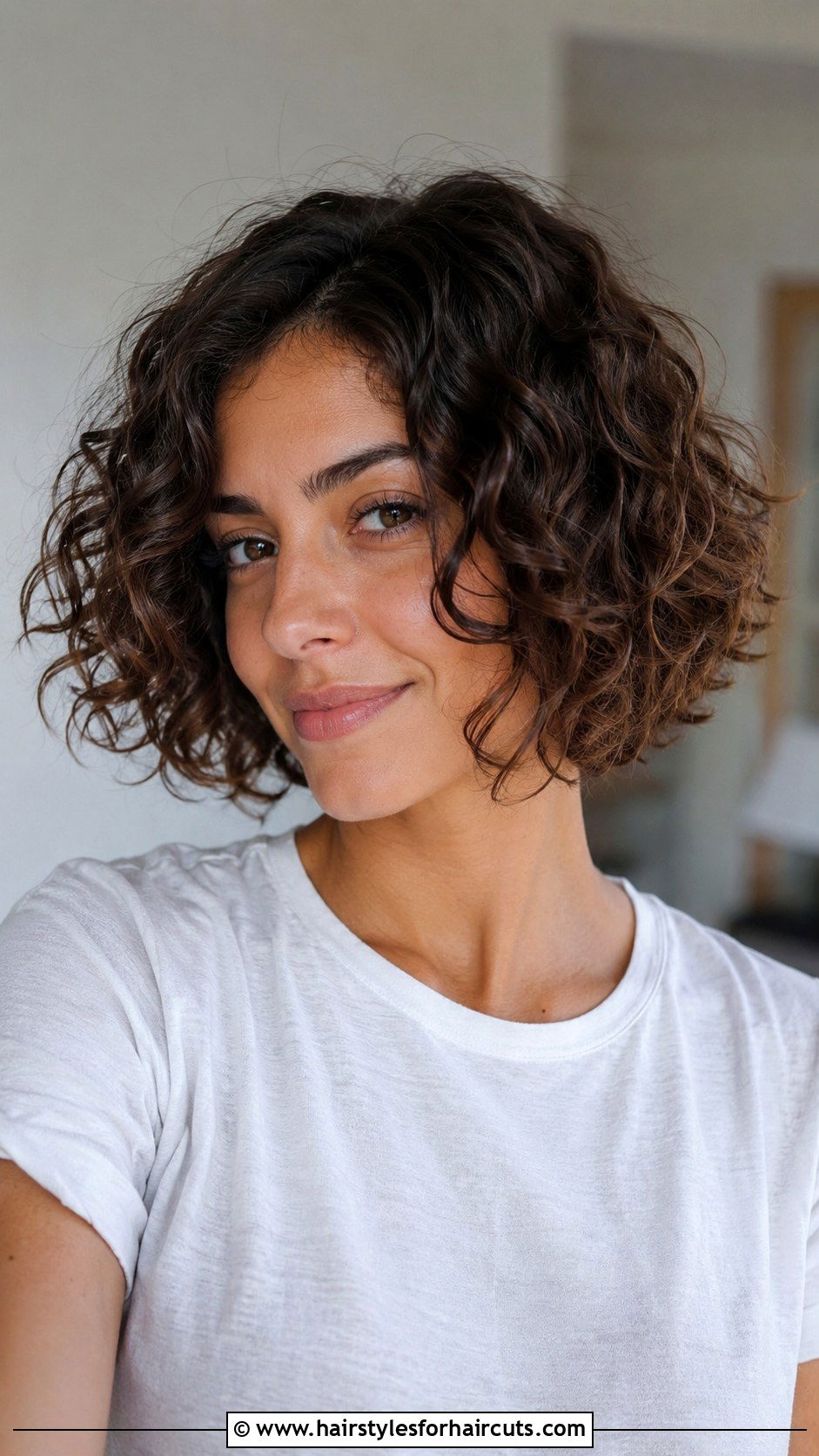 Curly Western Bob - 25 cowgirl hairstyles - 25 cowgirl hairstyles