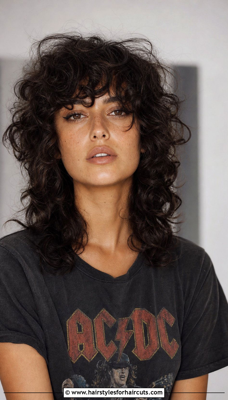 Curly Wolf Cut - 25 hairstyles for curly and frizzy hair - 25 hairstyles for curly and frizzy hair