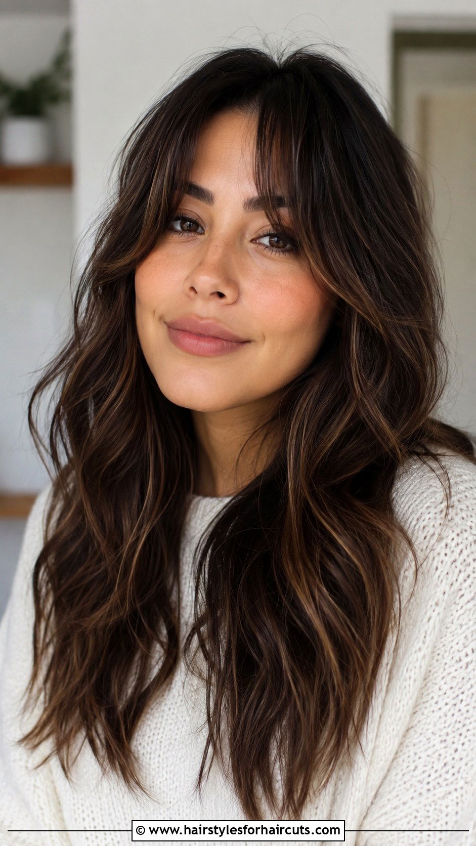 Curtain Bangs With Long Wavy Latina Hair - 25 latina hairstyles - 25 latina hairstyles