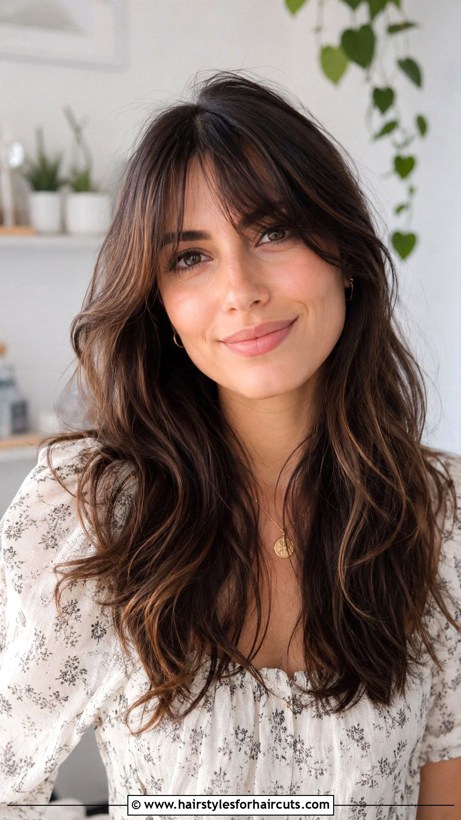 Curtain Bangs With Soft Waves - 25 cocktail hairstyles for medium hair - 25 cocktail hairstyles for medium hair
