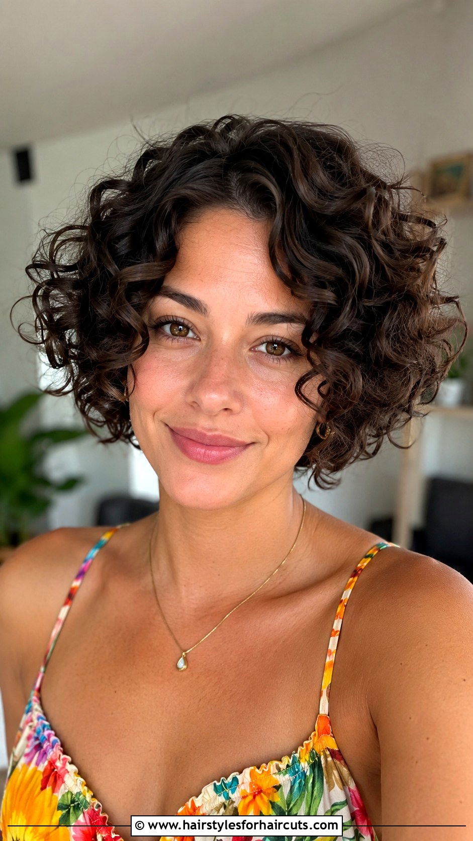 DIY Short Curly Bob - 25 diy haircuts for short hair - 25 diy haircuts for short hair