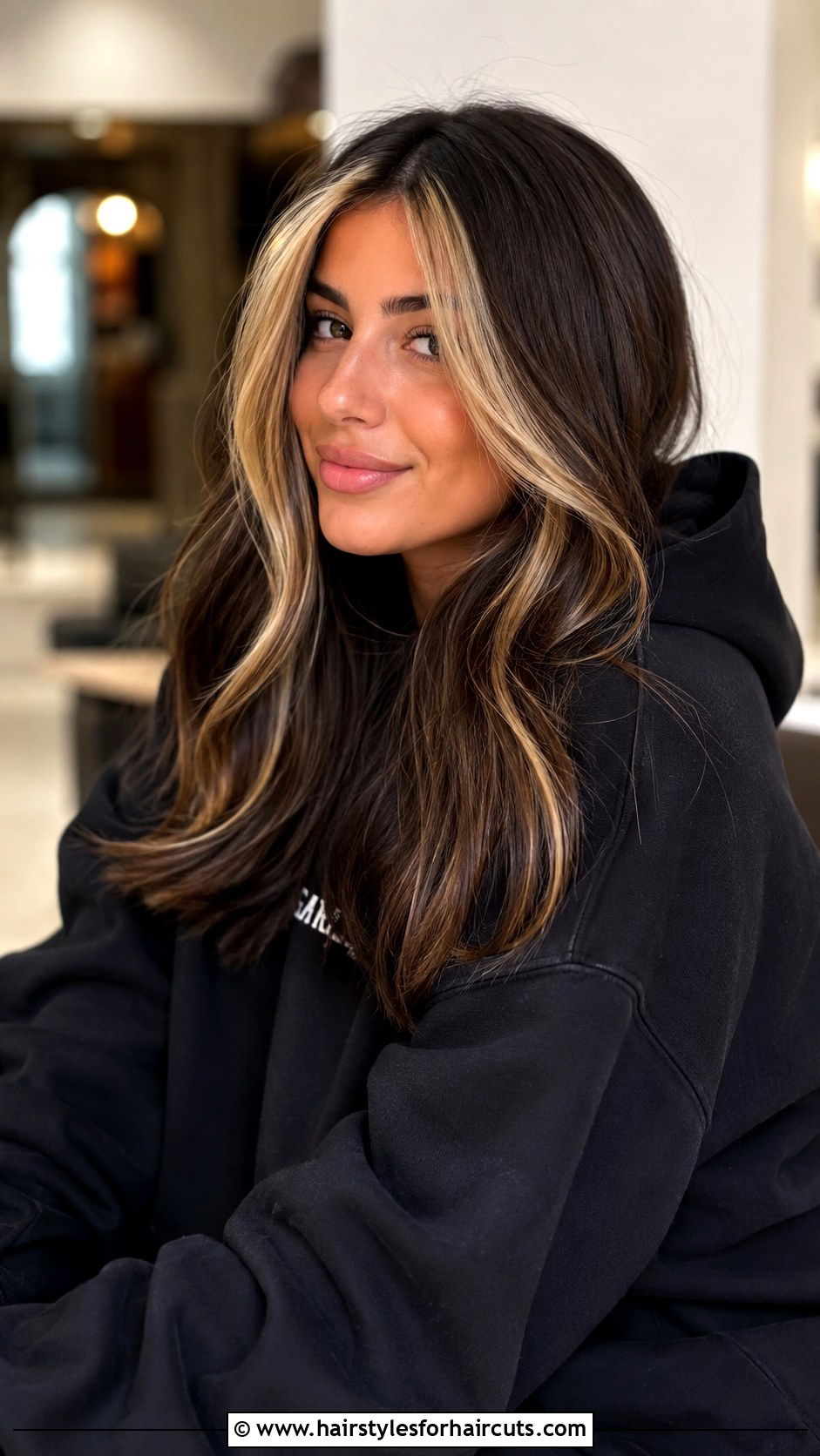 Dark Brown With Blonde Money Piece - 25 blonde and brown hairstyles - 25 blonde and brown hairstyles
