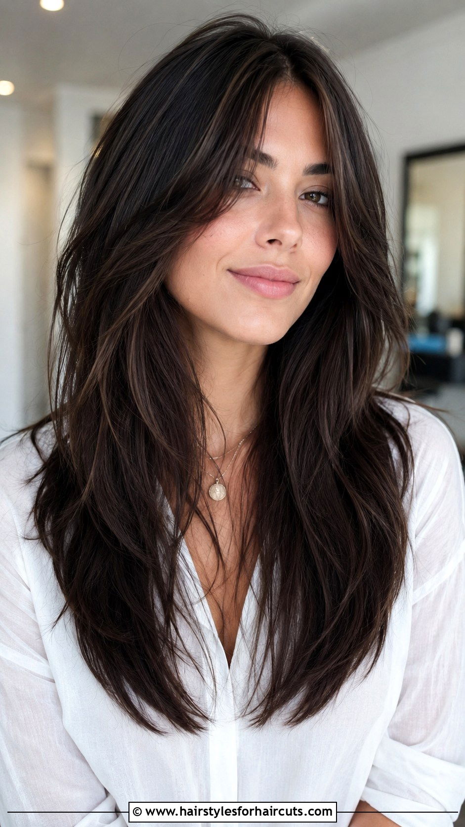 Dark Inverted Bob - 25 dark hairstyles - 25 dark hairstyles
