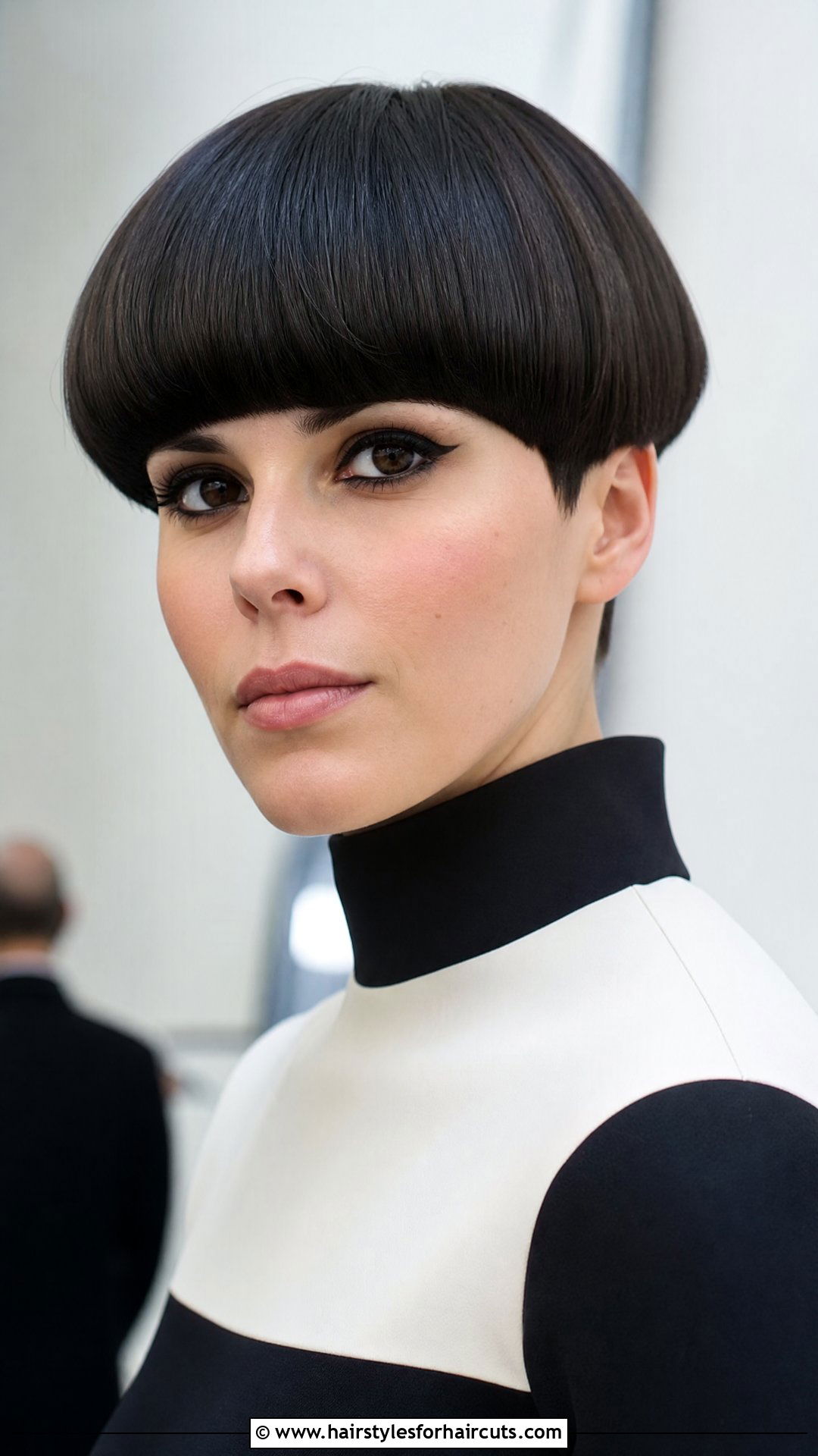 Dark Moon Bowl Cut - 25 new moon haircuts - 25 new moon haircuts