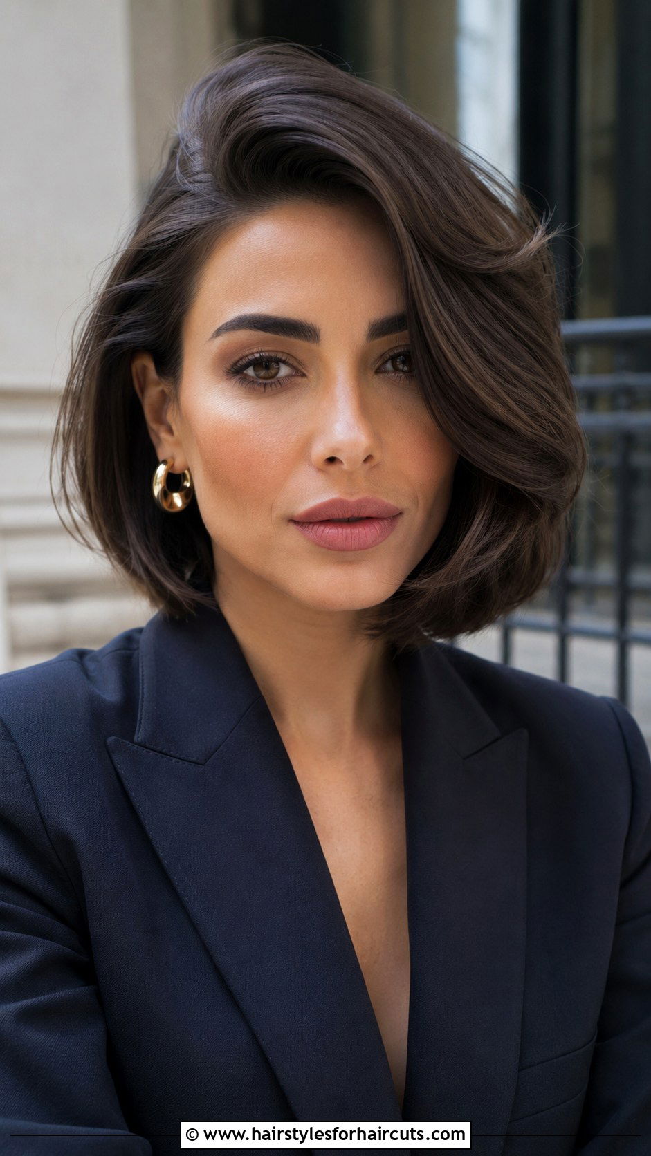 Deep Side Part Bob - 25 church hairstyles for short hair - 25 church hairstyles for short hair