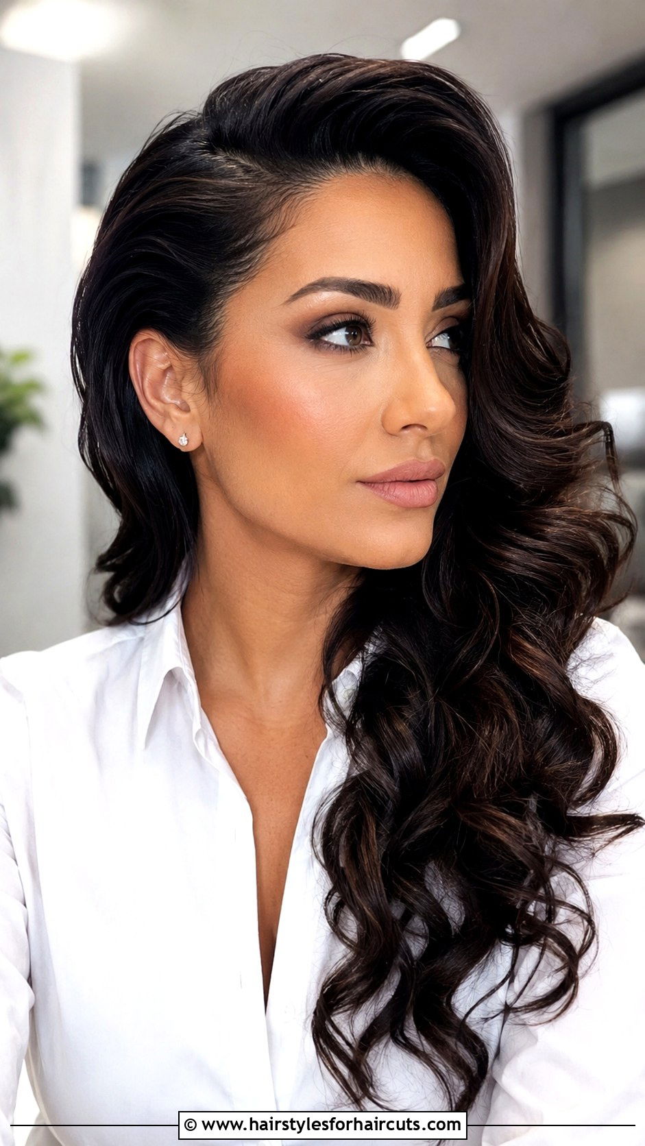 Deep Side Part Curls - 25 curly hairstyles thin hair - 25 curly hairstyles thin hair